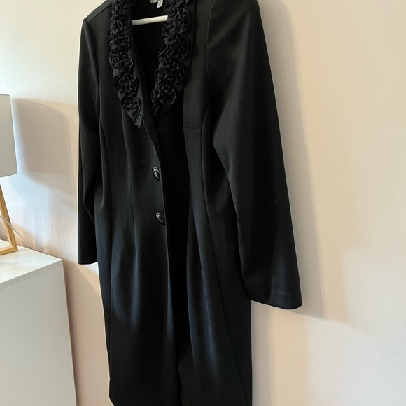 Black long with flower collar buttons up the front, stylish - Picture 4 of 6